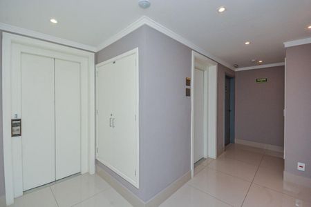 Apartamento à venda com 98m², 3 quartos e 2 vagas Apartamento à venda com 98m², 3 quartos e 2 vagasHall social