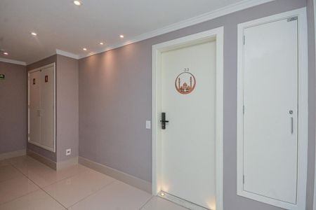 Apartamento à venda com 98m², 3 quartos e 2 vagas Apartamento à venda com 98m², 3 quartos e 2 vagasHall social