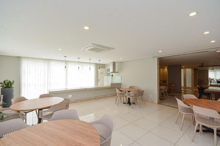 Apartamento à venda com 98m², 3 quartos e 2 vagas Apartamento à venda com 98m², 3 quartos e 2 vagasÁrea comum - Salão de festas