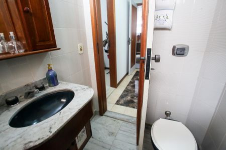 Casa à venda com 188m², 4 quartos e 3 vagasBanheiro Social