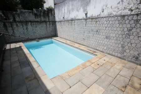 Casa à venda com 188m², 4 quartos e 3 vagasPiscina