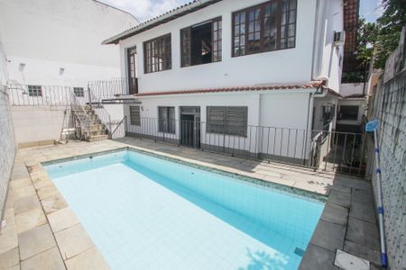 Casa à venda com 188m², 4 quartos e 3 vagasPiscina
