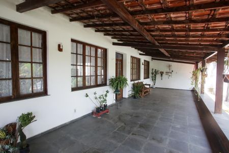 Casa à venda com 188m², 4 quartos e 3 vagasVaranda