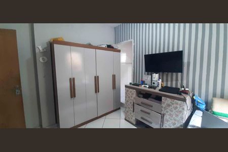 Casa à venda com 206m², 4 quartos e 2 vagas