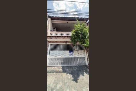 Casa à venda com 206m², 4 quartos e 2 vagas Casa à venda com 206m², 4 quartos e 2 vagasFachada da Casa