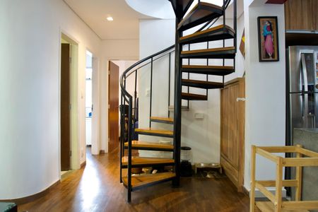 Sala 1 - Escada de apartamento à venda com 3 quartos, 136m² em São Pedro, Belo Horizonte