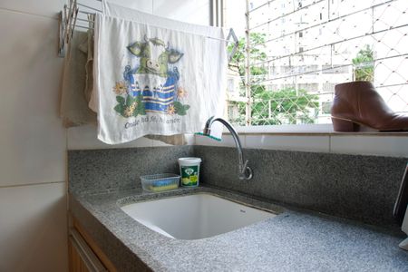 Apartamento à venda com 136m², 3 quartos e 1 vagaÁrea de Serviço