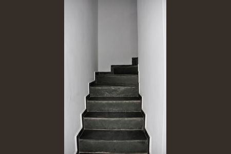 Casa para alugar com 224m², 4 quartos e 4 vagasDetalhe - Escada - Garaqgem