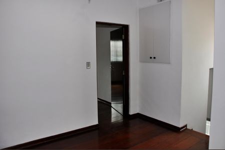 Casa para alugar com 224m², 4 quartos e 4 vagasDetalhe - Hall dos Quartos
