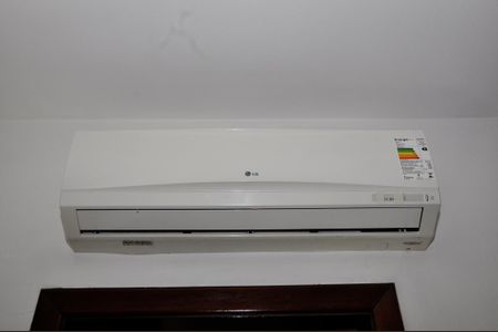 Casa para alugar com 224m², 4 quartos e 4 vagasDetalhe - Quarto 01 com Closet e Suíte