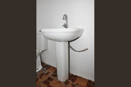 Casa para alugar com 224m², 4 quartos e 4 vagasBanheiro na Garagem