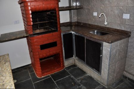 Casa para alugar com 224m², 4 quartos e 4 vagasDetalhe - Área da Churrasqueira e Área de Serviço