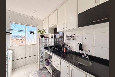 Apartamento à venda com 60m², 2 quartos e 1 vagaCozinha com área de serviço
