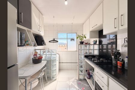 Apartamento à venda com 60m², 2 quartos e 1 vagaCozinha com área de serviço