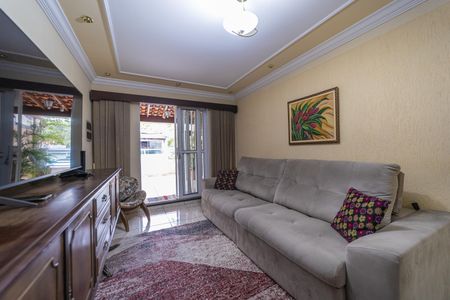 Casa à venda com 101m², 3 quartos e 2 vagasSala