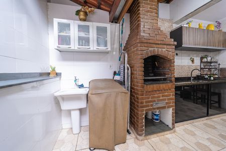 Casa à venda com 101m², 3 quartos e 2 vagasÁrea de Serviço