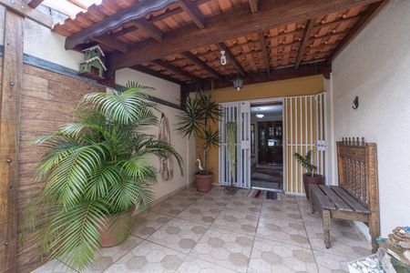 Casa à venda com 101m², 3 quartos e 2 vagasVaranda