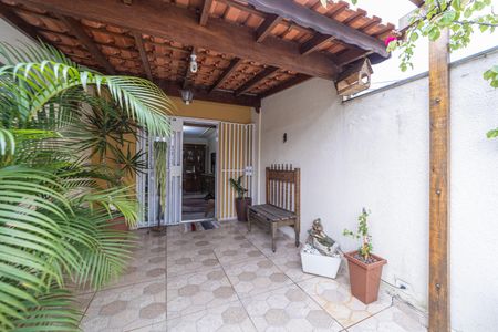 Casa à venda com 101m², 3 quartos e 2 vagasVaranda