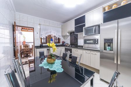 Casa à venda com 101m², 3 quartos e 2 vagasCozinha