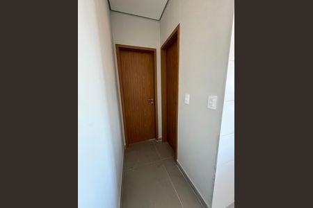 Corredor de casa de condomínio para alugar com 1 quarto, 33m² em Macuco, Santos