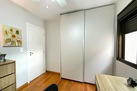 Apartamento à venda com 82m², 3 quartos e 2 vagasQuarto 2
