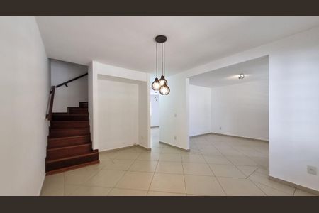 Casa de Condomínio para alugar com 4 quartos, 205m² em Jardim Boa Esperança, Campinas