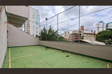 Casa à venda com 310m², 5 quartos e 4 vagas Casa à venda com 310m², 5 quartos e 4 vagasQuadra Esportiva