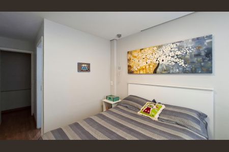 Casa à venda com 310m², 5 quartos e 4 vagas Casa à venda com 310m², 5 quartos e 4 vagasQuarto 4