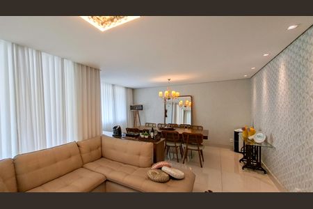 Sala de casa à venda com 5 quartos, 310m² em Cidade Nova, Belo Horizonte