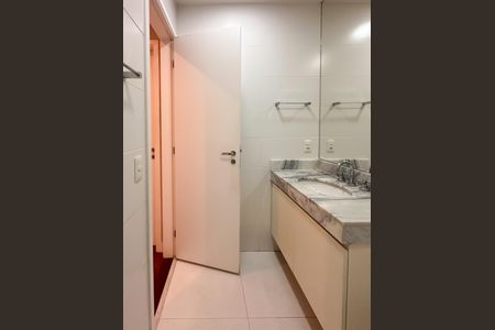 Apartamento à venda com 94m², 3 quartos e 2 vagasBanheiro Social