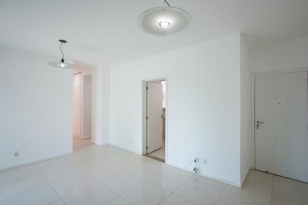 Sala de apartamento para alugar com 3 quartos, 85m² em Santa Mônica, Uberlândia