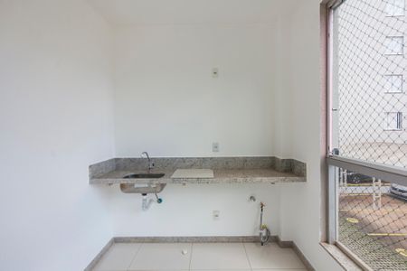 Varanda de apartamento para alugar com 3 quartos, 85m² em Santa Mônica, Uberlândia