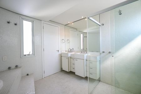 Apartamento para alugar com 210m², 4 quartos e 4 vagasBanheiro Suíte  4