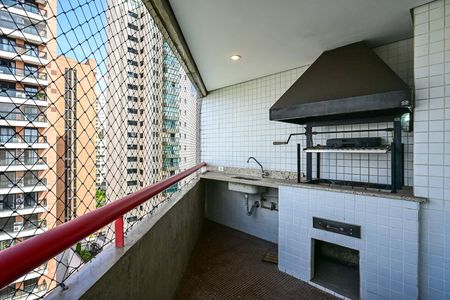 Apartamento para alugar com 210m², 4 quartos e 4 vagasVaranda 2