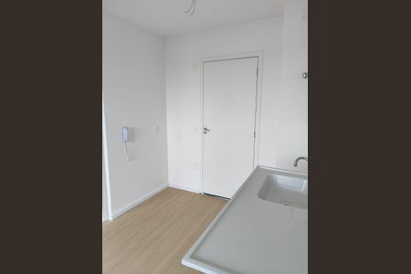 Cozinha de apartamento para alugar com 1 quarto, 27m² em Jardim Imperador (Zona Leste), São Paulo