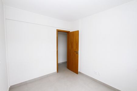 Apartamento à venda com 86m², 3 quartos e 2 vagasQuarto 2