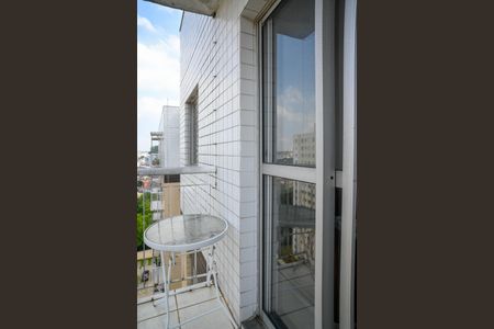 Apartamento para alugar com 49m², 2 quartos e 1 vagaVaranda