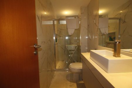 Casa de condomínio para alugar com 133m², 3 quartos e 2 vagasBanheiro corredor 