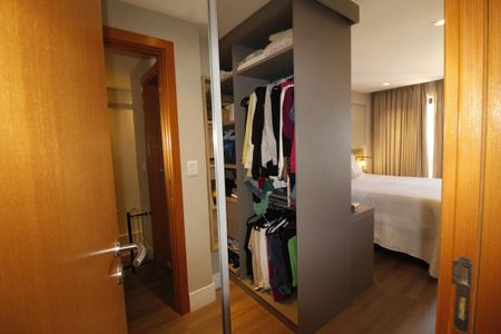 Casa de condomínio para alugar com 133m², 3 quartos e 2 vagasCloset 