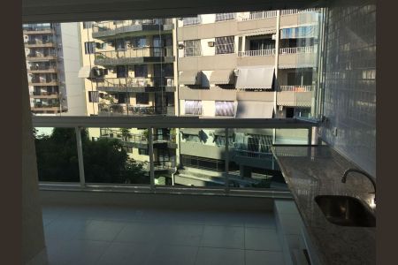 Apartamento à venda com 92m², 2 quartos e 1 vagaVaranda