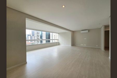 Sala de apartamento à venda com 3 quartos, 146m² em Itaim Bibi, São Paulo