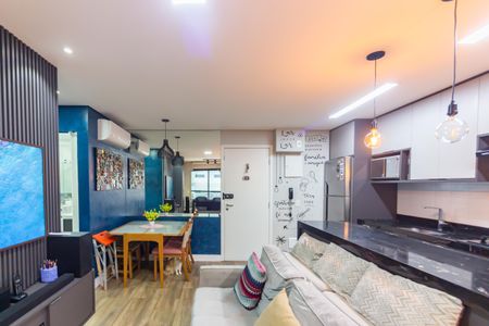 Sala  de apartamento à venda com 2 quartos, 62m² em Continental, Osasco