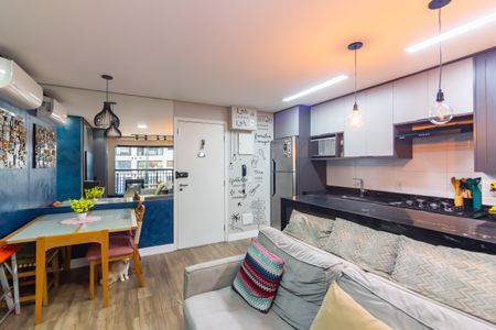 Sala  de apartamento à venda com 2 quartos, 62m² em Continental, Osasco