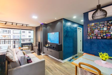 Sala  de apartamento à venda com 2 quartos, 62m² em Continental, Osasco