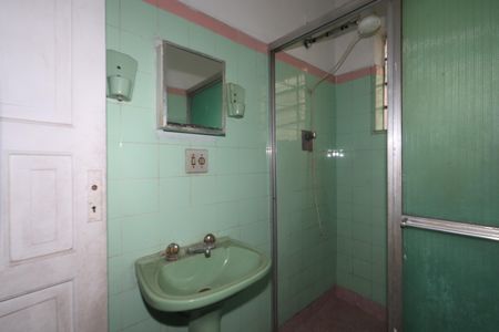 Banheiro de casa para alugar com 1 quarto, 141m² em Vila Alpina, São Paulo