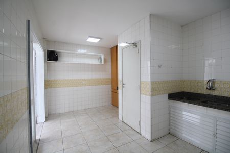 Casa de condomínio para alugar com 500m², 3 quartos e 4 vagasCozinha