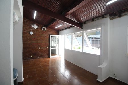 Casa de condomínio para alugar com 500m², 3 quartos e 4 vagasAteliê