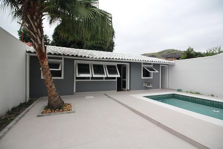 Casa de condomínio para alugar com 500m², 3 quartos e 4 vagasEdícula