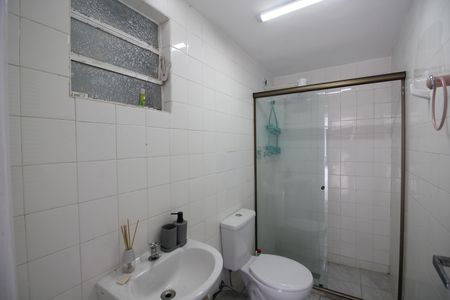 Casa de condomínio para alugar com 500m², 3 quartos e 4 vagasBanheiro de Serviço