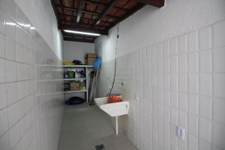 Casa de condomínio para alugar com 500m², 3 quartos e 4 vagasÁrea de Serviço